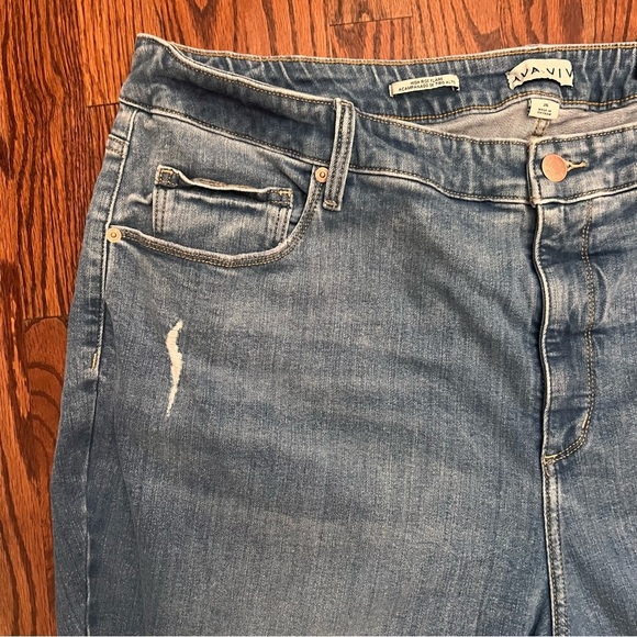 NWT Plus size Ava & Viv flare high-rise fitted hip and thigh. Super stretchy, 26 - Picture 7 of 9